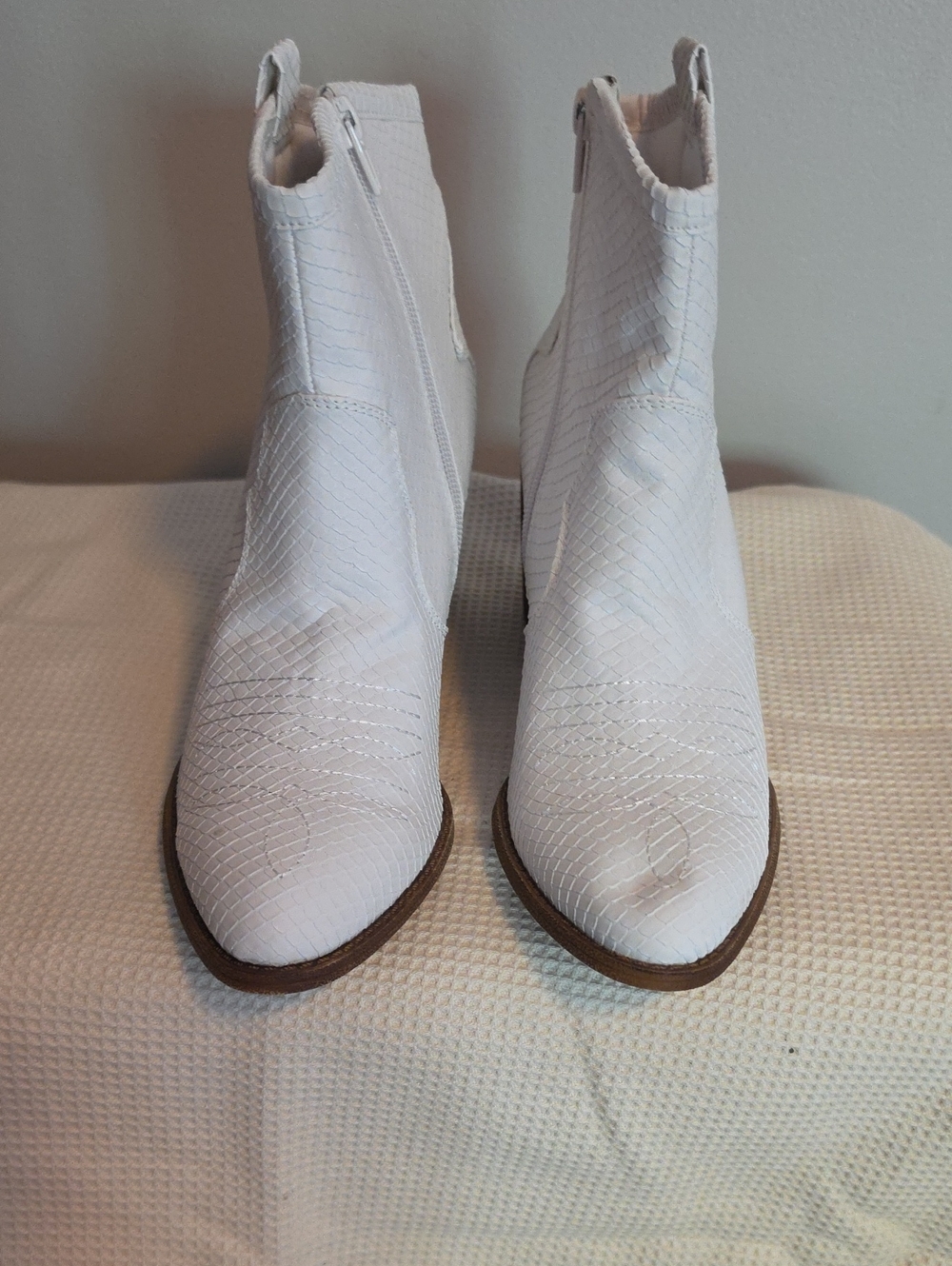 Dirty Laundry White Snake Western Booties